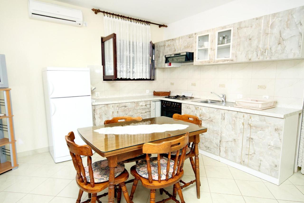 Apartments By The Sea Brgulje, Molat - 6241 외부 사진